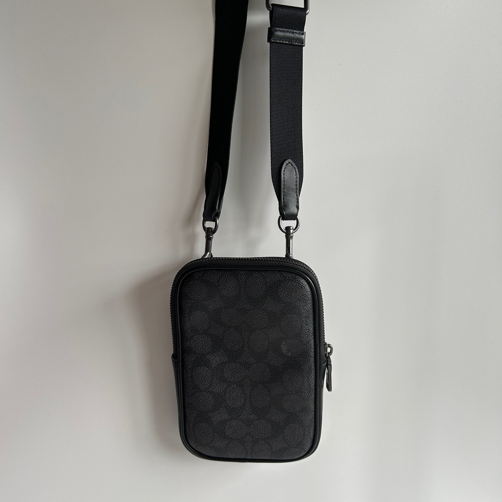 Coach Aden Crossbody Black Signature Canvas Leather Bag‎ Excellent